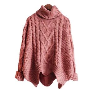 Scalloped cropped knit sweater